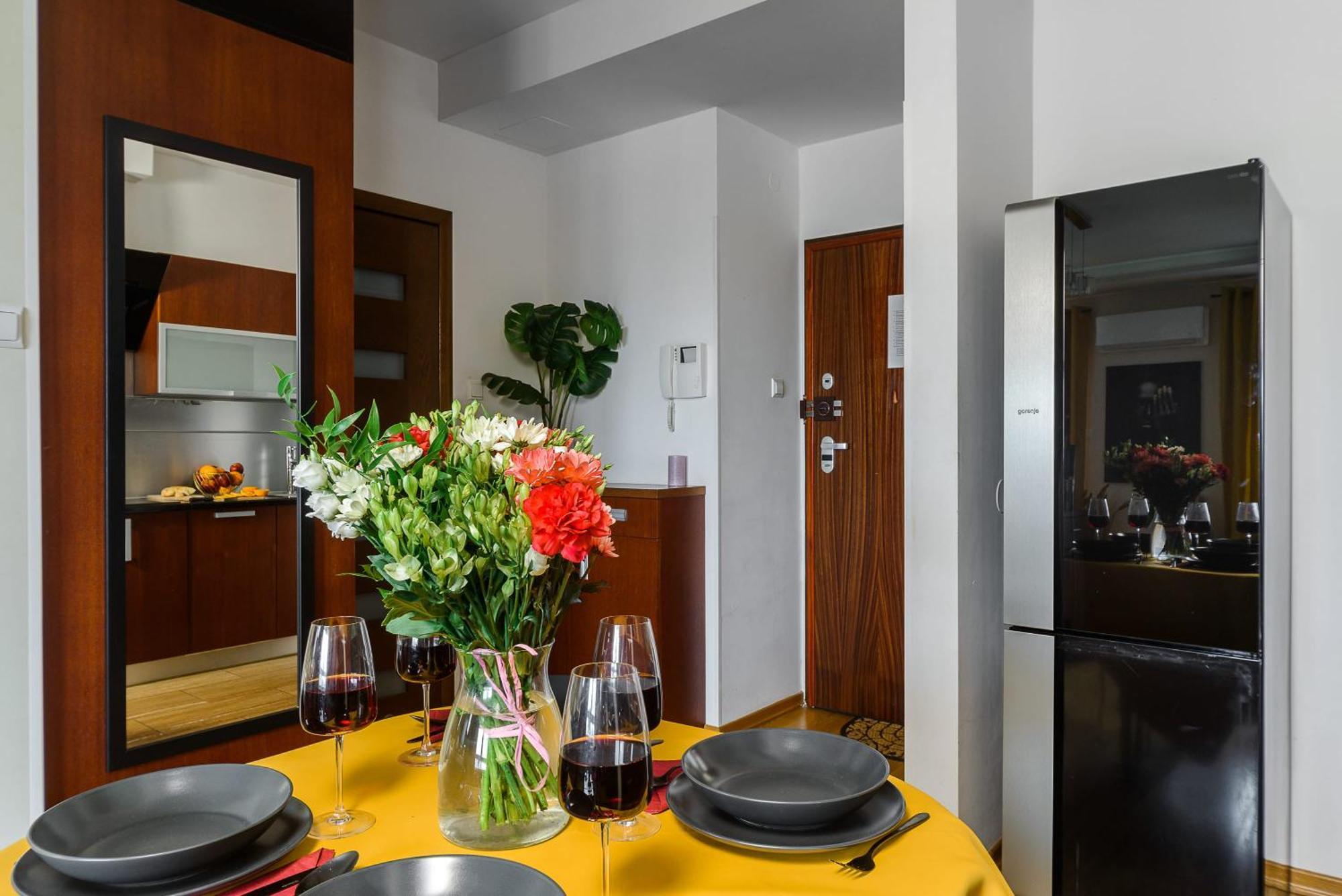 Lumina With Balcony Platinum Tower * Varsovia